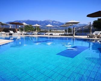 Golden Sun - Tigaki - Piscina