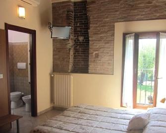 Agriturismo Ravaglia Grande - Dozza - Bedroom
