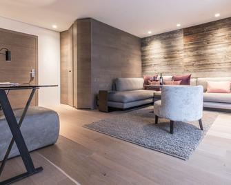 Elisabethhotel Premium Private Retreat - Mayrhofen - Living room