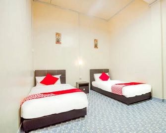 OYO 703 Myra Hotel - Mersing