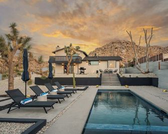 Majestic Luxury Retreat - Joshua Tree - Pool