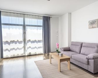 Maya Bay Suites - Alicante - Living room