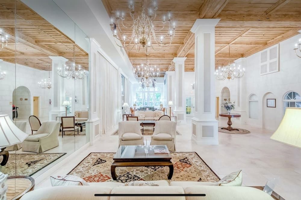 King Bed Mermaid Suite , free parking, heart of Palm Beach - Palm Beach - Salónek