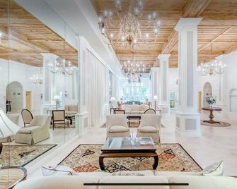 King Bed Mermaid Suite , free parking, heart of Palm Beach - Palm Beach - Salónek
