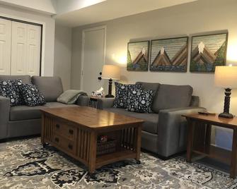 Cozy Studio - Sandpoint - Living room