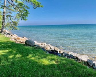 Summer Getaway on Lake Huron - Cheboygan - Beach