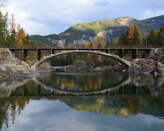 Entire Rustic House Close To Glacier Park Vacation - Essex - Piscina