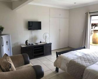 Big '5' Guesthouse - Kempton Park