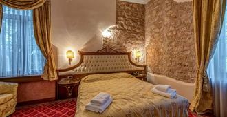 Alexios Inn Hotel - Ioannina - Makuuhuone