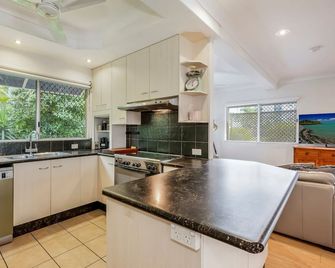 55 See Street Bargara - Bargara - Kitchen