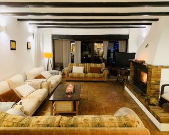 Secrets Rural House - Xàbia - Wohnzimmer