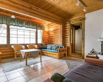 Kallionnenä by Interhome - Keuruu - Sala de estar