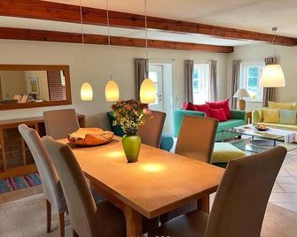 Reetdach-Oase - 수데르브라루프 - 다이닝룸