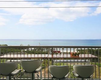 Sunset Uminchu - Itoman - Балкон