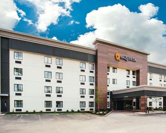 La Quinta Inn & Suites by Wyndham Cincinnati NE - Mason - Mason - Building
