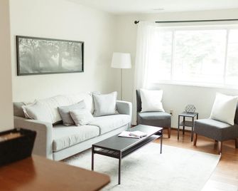 Classic, Peaceful Flat in Great Location! - Westerville - Sala de estar