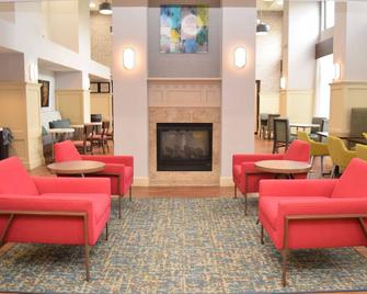 Hampton Inn & Suites Albany-Airport - Latham - Lobby