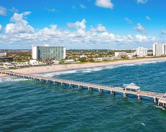 Emerald Seas Beach Club - Deerfield Beach - Beach