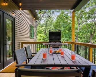 Lux Cabin Theater Hottub Firepit Gamerm Mtnviews - Massanutten - Balcony