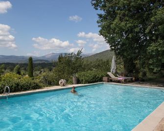 domaine des tilleuls d'or - Saint-Cézaire-sur-Siagne - Zwembad