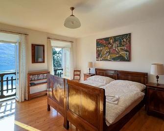 Holiday apartment Brissago for 1 - 4 persons with 2 bedrooms - Holiday apartment - Brissago - Schlafzimmer