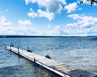 On Lake: Private Beach, Central Air, Kayaks, Sunsets,boat Dock & Clean Swimming! - Auburn - Strand