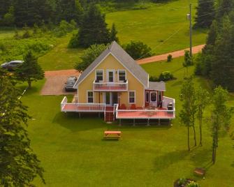 Beautiful waterfront cottage with spectacular view! - Rustico - Building