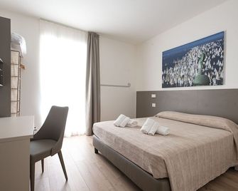 Casa Novecentotre rooms e apartments - Triest - Schlafzimmer