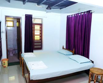 Yogalife Homestay - Yoga Retreat - Ernakulam - Bedroom