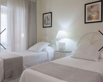 Great apt of 2 hbts. Beachfront right in the center of the promenade - Salou