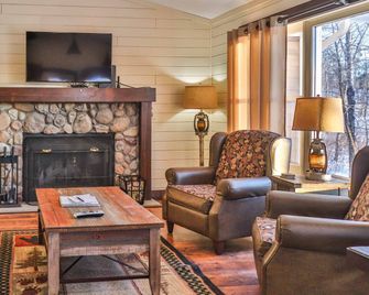 Lost Lake Lodge - Brainerd - Wohnzimmer