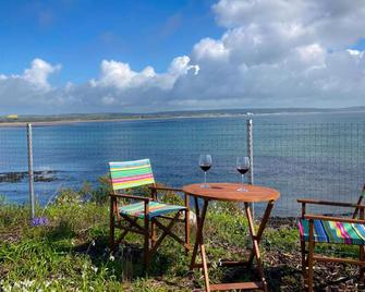 Ballycotton Holiday Apartment No 6 by Trident Holiday Homes - Ballycotton - Patio