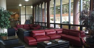 Alex Hotel and Suites - Anchorage - Area lounge
