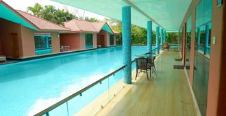 Saj Earth Resort - Nedumbassery - Pool