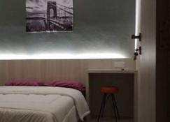 Sleep Rest - Plamo Garden Apartments Unit 10 - Batam - Bedroom