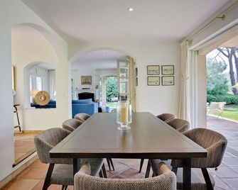 6 bedroom villa 10 minutes walk from the center of Saint Tropez - Saint-Tropez - Dining room