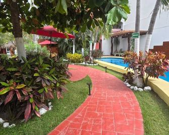 Hotel y Suites Los Encantos - Sayulita