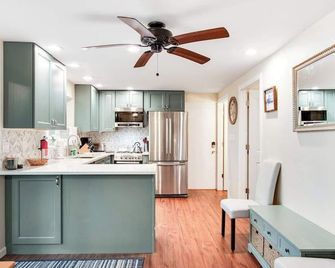 Lakefront, Dog-Friendly Cabin With Lake View, Central Ac, Dock, Deck, Free Wifi - Minocqua - Kitchen