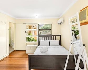 Affordable Studio Steps from UQ Shops and Transit - Brisbane - Slaapkamer