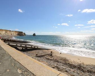 The Snug - Totland - Beach