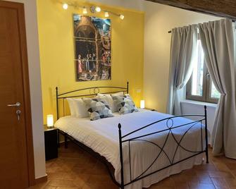 Country House Le Marche - Monte San Pietrangeli - Habitación