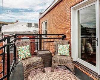 Shenandoah Valley Atelier: New Waynesboro Loft - Waynesboro - Balcony