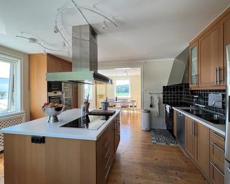 Luxury Spa Villa- Pool, Hottub, Sauna - Sigtuna - Kitchen