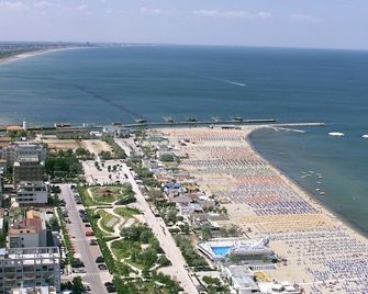 Hotel Kursaal - Cesenatico - Edificio