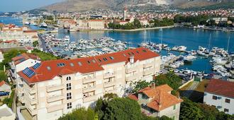 Hotel Trogir Palace - Trogir - Bina