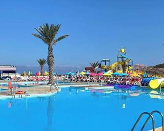 Doriane Beach Club & Aquapark - Aïn Temouchent - Piscina