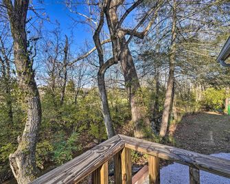 Cozy Knoxville Getaway about 8 Mi to Downtown! - Knoxville - Balcony