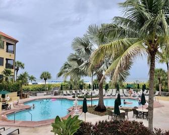 Eagle's Nest Beach Resort - Marco Island - Pool