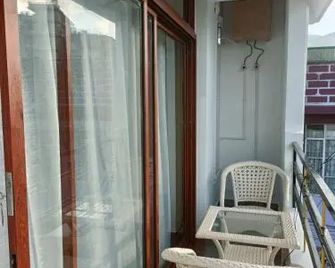 A la Maison - Shillong - Balcony