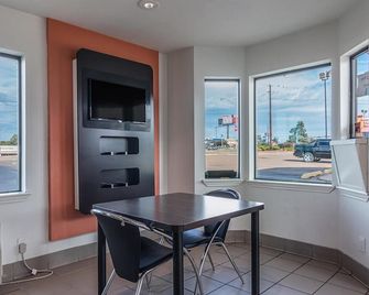 Motel 6 Texarkana - Texarkana - Matsal